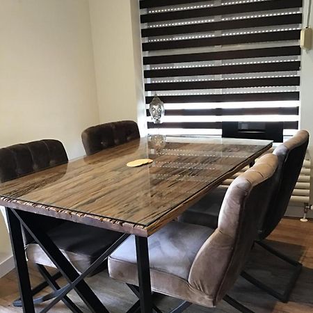 Chic Appartement In Sas Van Gent Exteriör bild